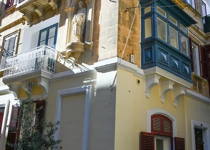 Budget 1 Floor Private Bathroom Ground Floor * Birgu