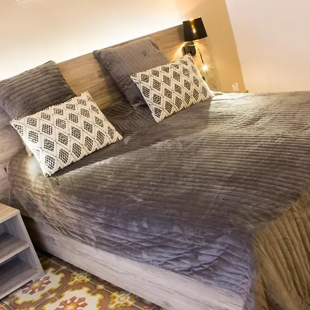 Budget 1 Floor Private Bathroom Ground Floor شقة بيرغو